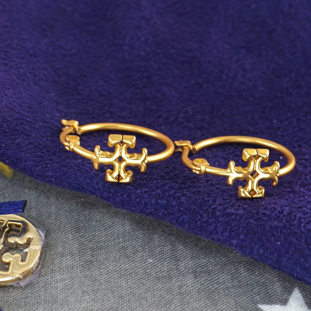 Tory Burch Small Eleanor Hoop Earrings in Rolled Brass (Brand New with Dust Bag) - Picture 6 of 6